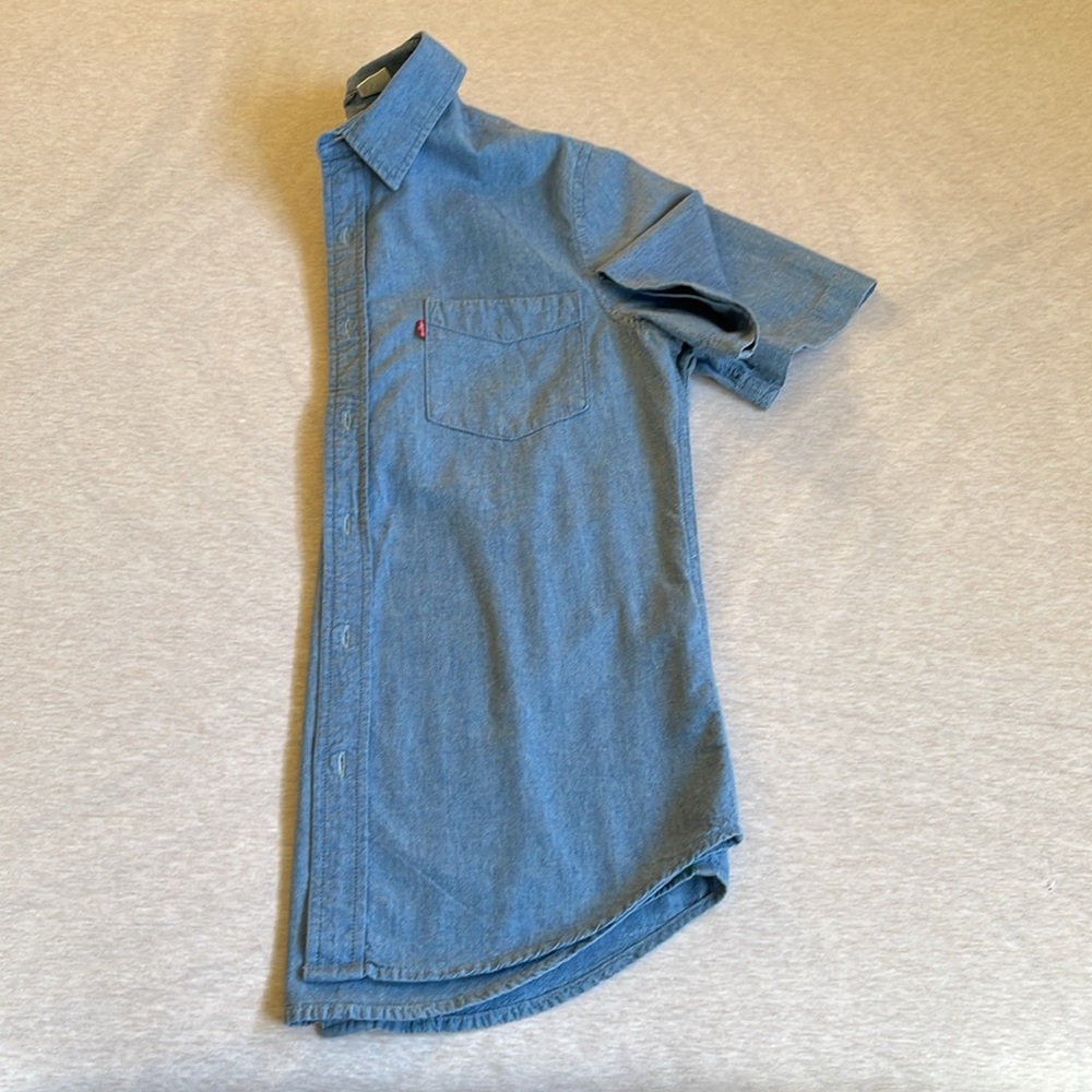 Levi's Casual Light Blue Button Down Shirt - Picture 5 of 6